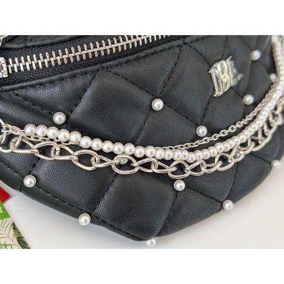 NWT Badgley Mischka Black Quilted Vegan Leather Belt Bag - Pearl & Chain Accent - Picture 4 of 8